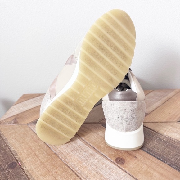 Munro Piper Sneakers - Picture 11 of 11